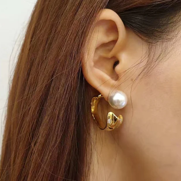Women Earrings Pearl Beads Piercing Ear Jewelry New Fashion Matte Gold C Shaped Stud Earring Ladies Elegant Charm Earings Gift