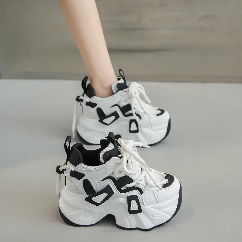 Женские кроссовки из экокожи на толстой нескользящей подошве 8 см