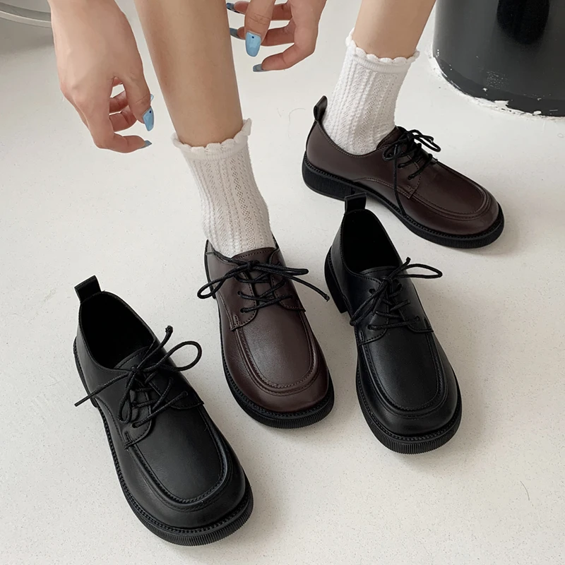 

2021 Autumn Vintage Brown Oxfords Shoes Women Low Heels Loafers Fashion Lace Up Black Leather Flats Women Derby Shoes