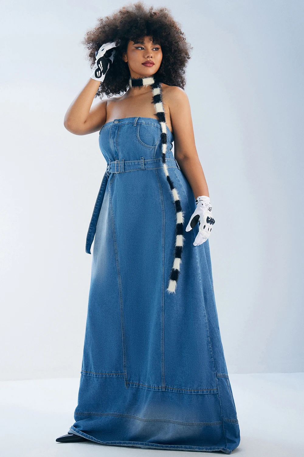 Женское длинное платье больших размеров 2024 осенне-зимнее с поясом и открытыми