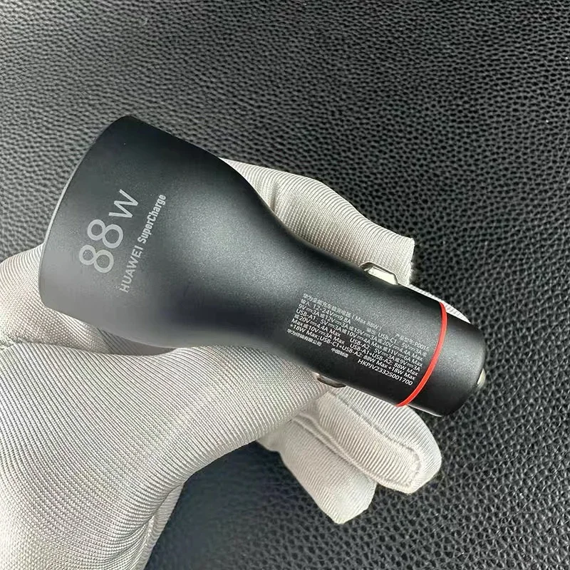 Универсальное автомобильное зарядное устройство HUAWEI макс. 88 Вт суперзарядка