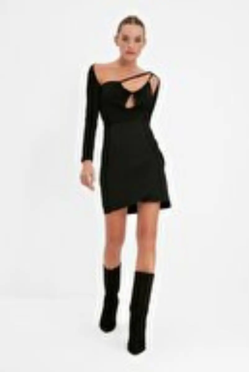 

Черная мини-юбка