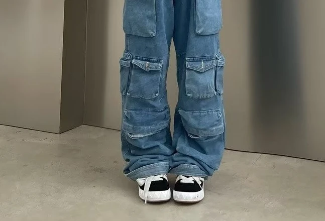 Модные трендовые дымчато-серые комбинированные рабочие брюки с несколькими