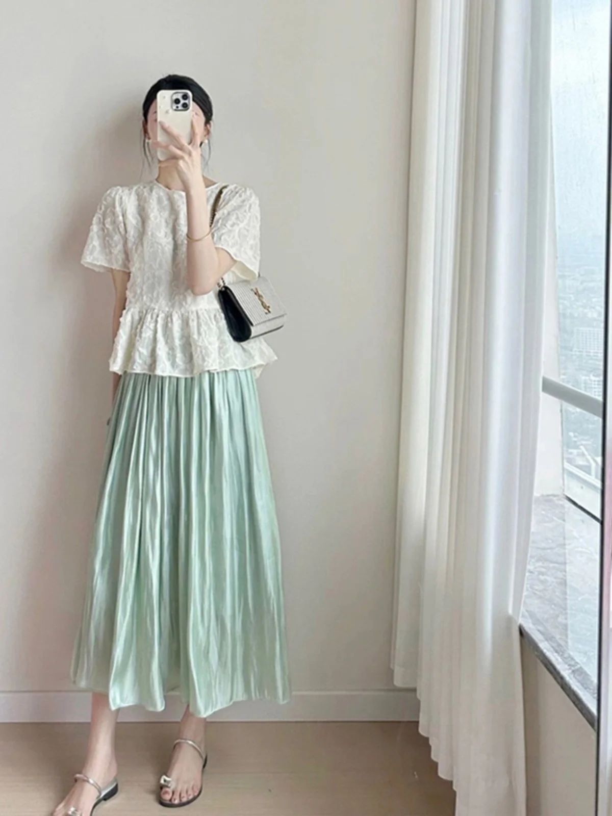 Milk style outfit for summer, French Kikyo style, goddess of temperament, gentle Korean style, reduced age white top and skirt