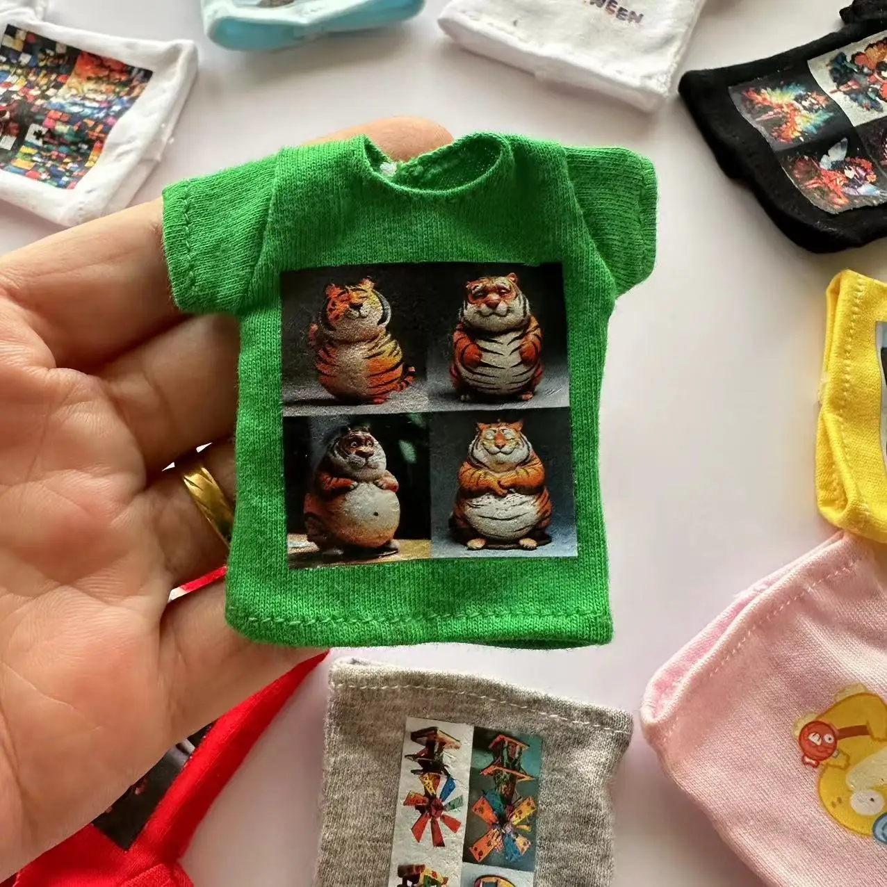 Фото Новая модная одежда для кукол Blyth 1/6, футболка для кукол с милым рисунком для Барби OB24 Blyth,Licca,Azone, аксессуары для кукол 1/6 №4