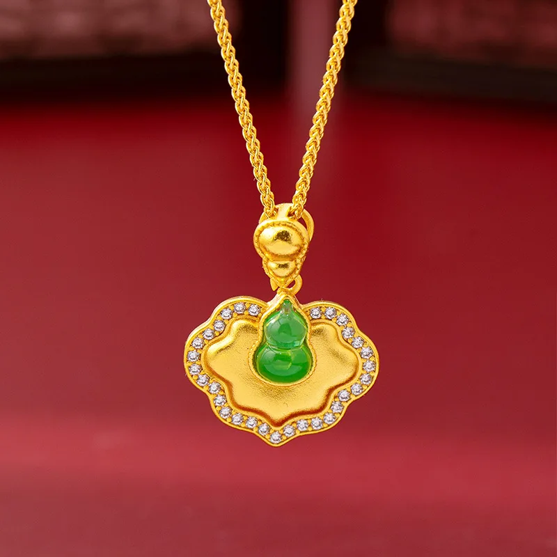 Фото Женская подвеска Red Green Jade-Like Ruyi из 24-каратного золота AU999 — прочная и гладкая подвесная петля, подходит для ожерелья, свободного покроя. №1