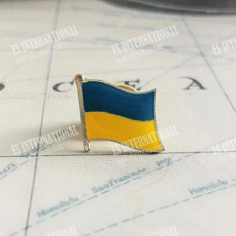 

Ukraine National Flag Lapel Pins Crystal Epoxy Metal Enamel Badge Paint Brooch Souvenir Suit Personality Commemorative Gifts