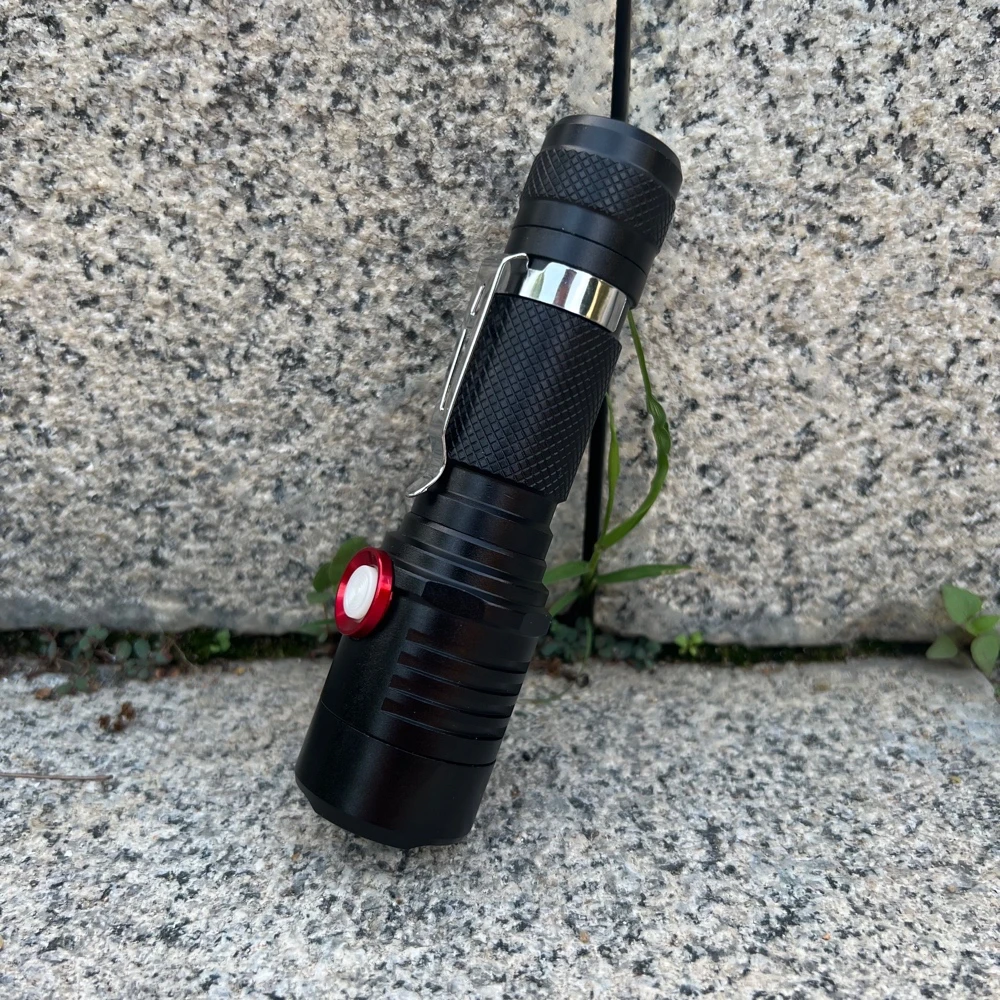 

Ультраяркий светодиодный фонарик с XM-L2 светодиодными лампами, водонепроницаемый фонафонарь с 3 режимами освещения, многофункциональная зарядка через USB