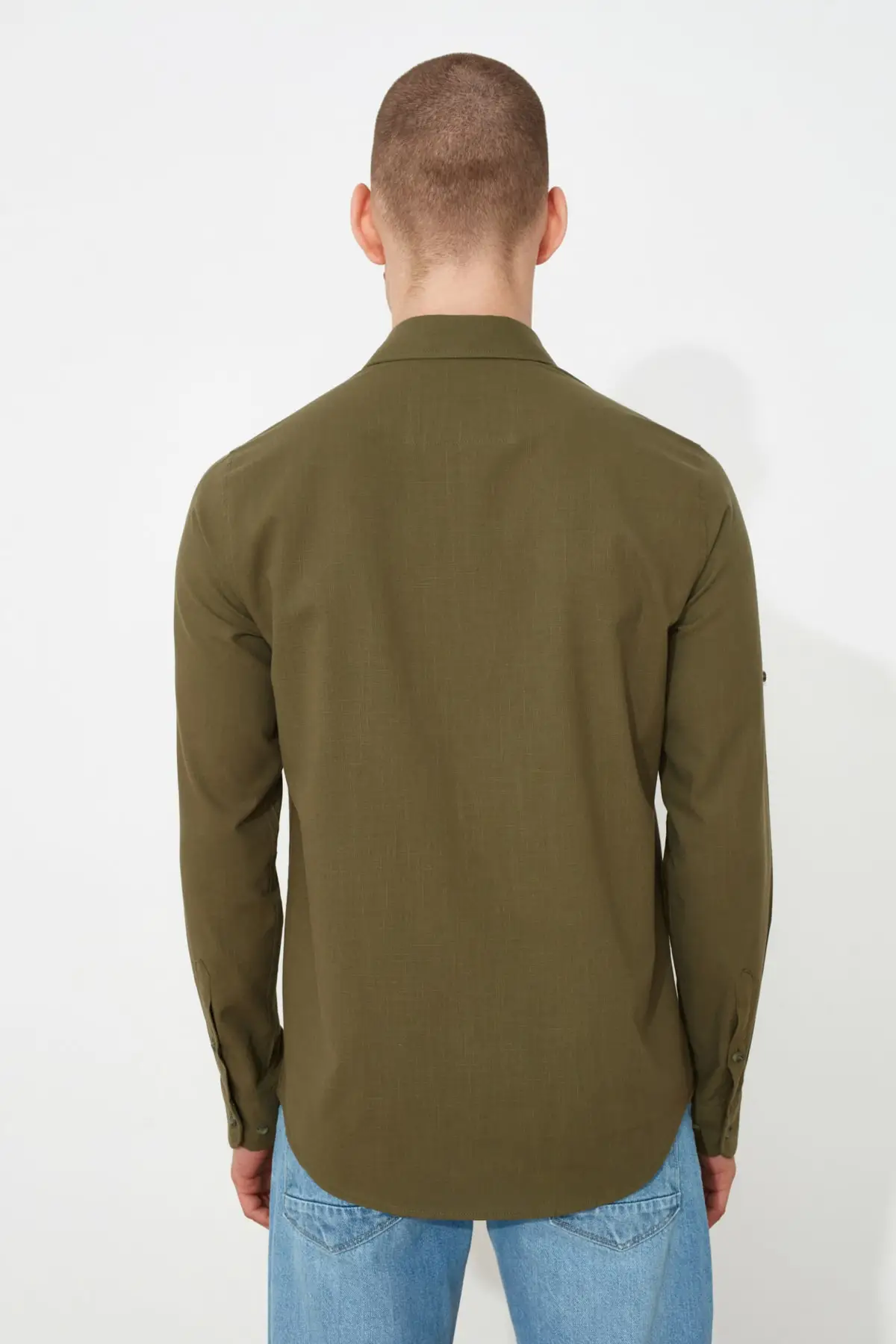 

Trendyol Male Slim Fit Epaulette Sleeve Buttoned Collar Shirt TMNSS21GO0836