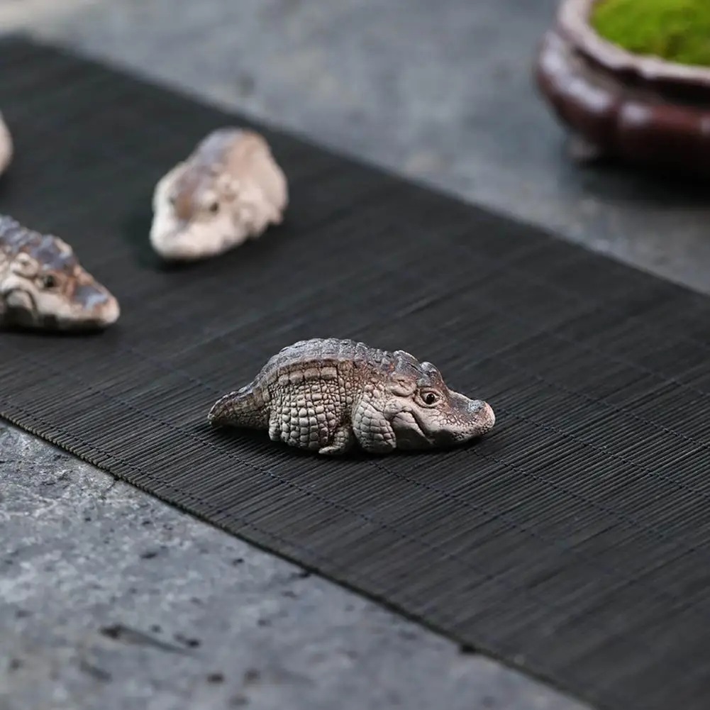 

Decorative Tea Pet Handmade Purple-sand Crocodile Tea Pet Unique Kung Fu Tea Table Decoration for Office or Home for Tea