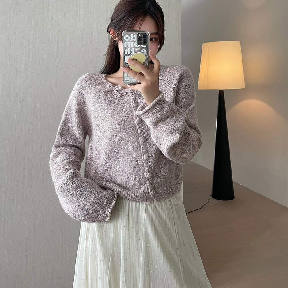 Новинка 2024 женский осенний свитер с круглым вырезом и бантом вязаный длинным