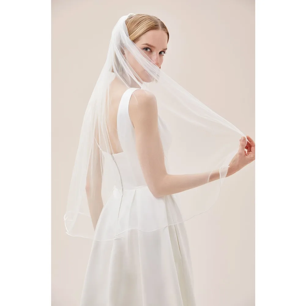 

Зубчатая короткая Тюлевая свадебная вуаль с закрученными краями