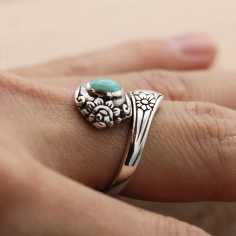 

Creative Retro Silver Color Flower Middle-Aged And Elderly Ladies Ring Elderly Party Wedding Anniversary Gift Jewelry