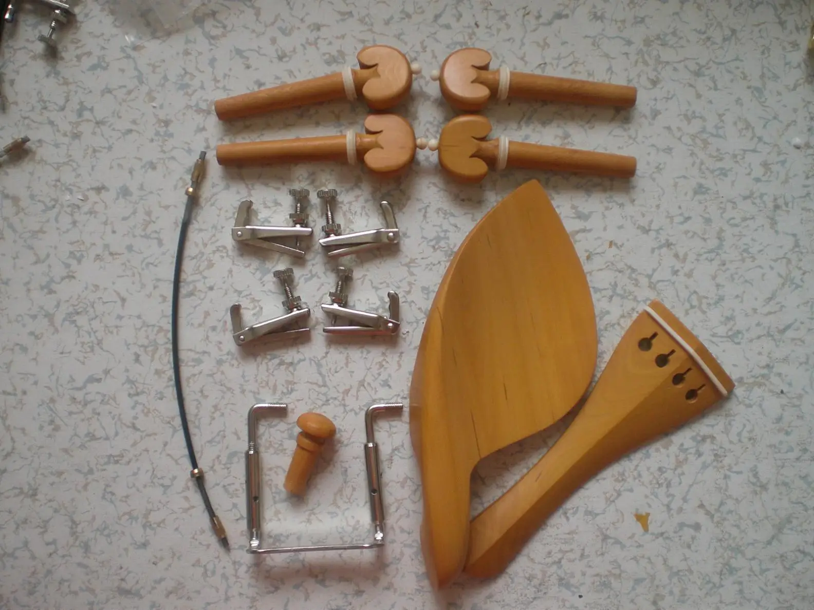 

1 Set BOXWOOD Violin fitting with Silver Fine tuner,tail gut, Silver color Chin rest screw all 4/4