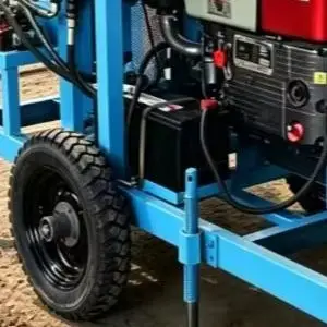 Фото Буровая установка для скважин на воду Customized Farm & Home 200м, на колесах, с высокой мобильностью, дизельная гидравлическая, 22-35 л.с. №1