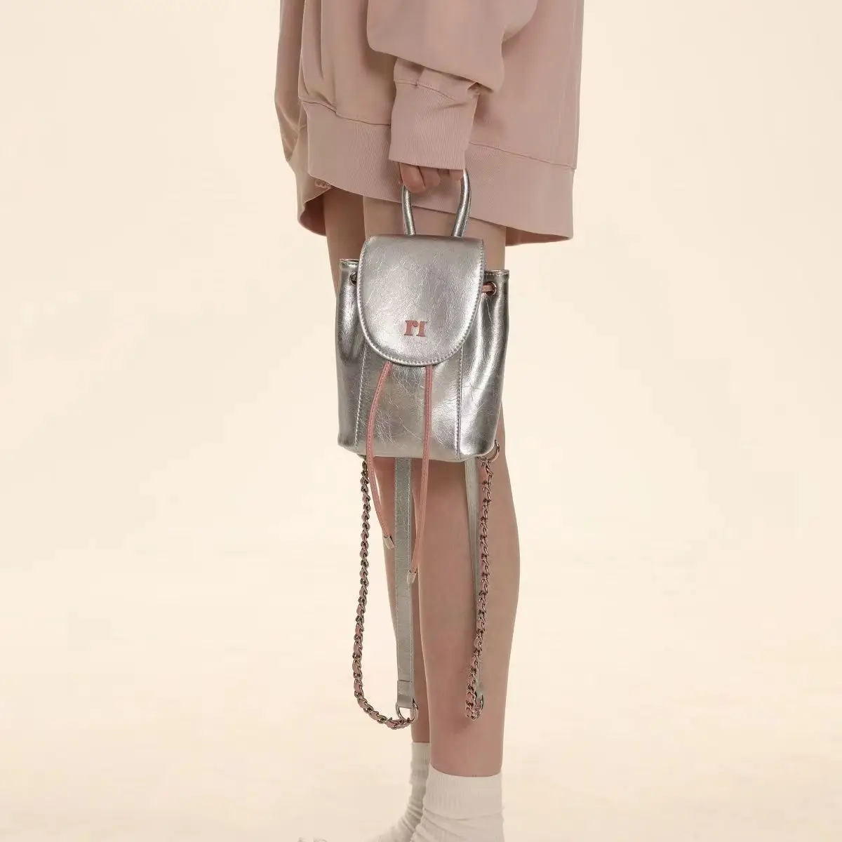 Metallic Silver Backpack Women Chains Shoulder Bag Mini Designer Backpack Fashion Drawstring Bags for Women 2023 Ladies Book Bag