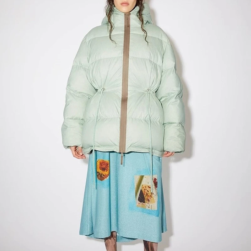 Женская классическая зимняя куртка на завязках с капюшоном