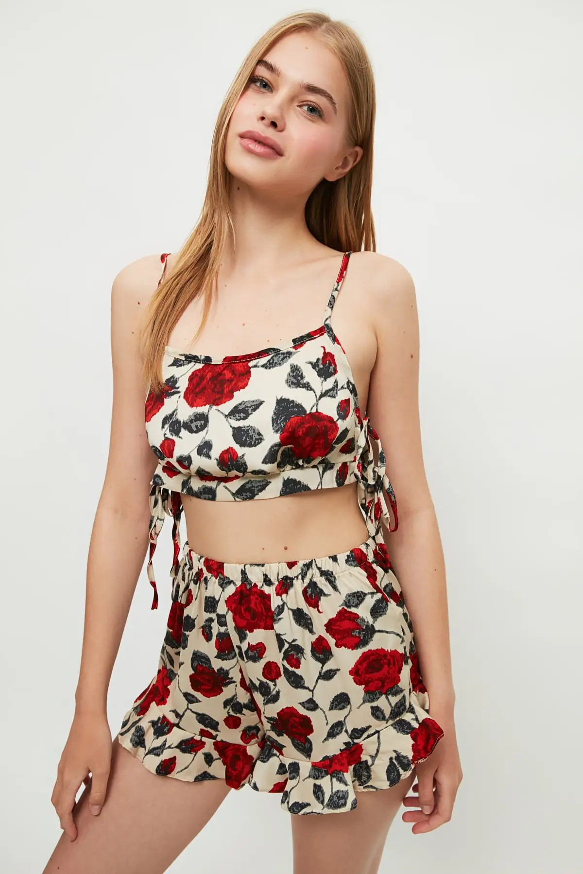 

Trendyol Flower Print Satin Pajamas set THMSS21PT1517