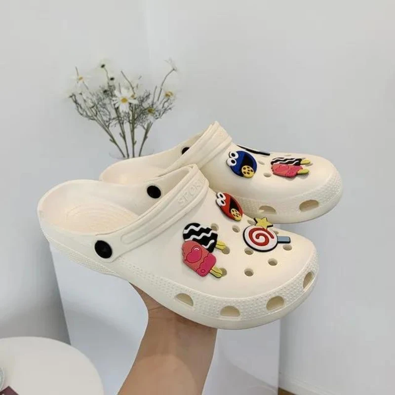 

Hole Slippers Women's New Cartoon Cute Sandals Women's Non-slip Home Shoes Bathroom Sandals Fashion Thick-soled Slippers Women