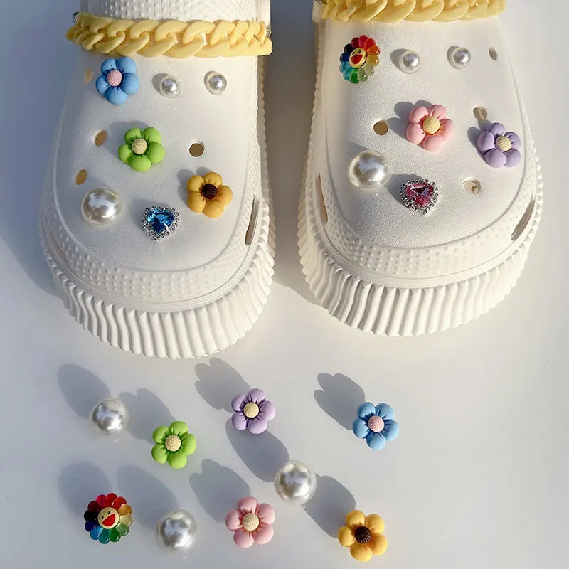 Cute Sunflowers Charms For Women Shoes Accessories Pack Vintage Luxury Rhinestone Chunky Acrylic Chains DIY Designer Jewelry