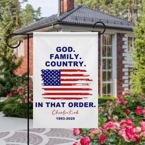 Фото Флаг для сада GOD Family Country House, подарок-декор для дома в память о Чарли Кирке EYY IIX SSL №1
