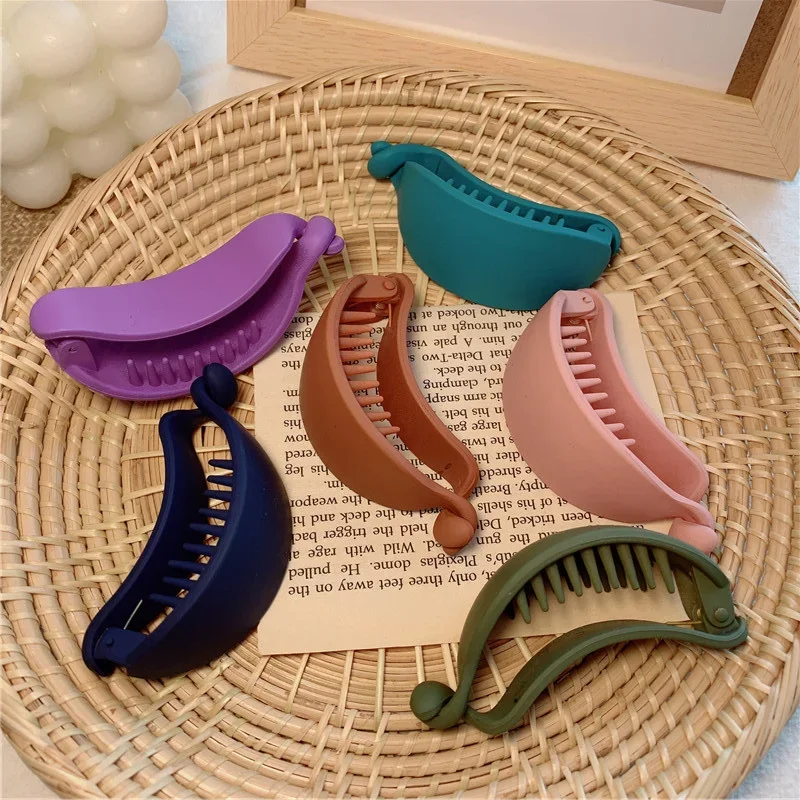 

New Cute Candy Colors Banana Shape Hair Claws Women Girls Sweet Hair Clips Ponytail Holder Hairpins Fashion Hair Accessories