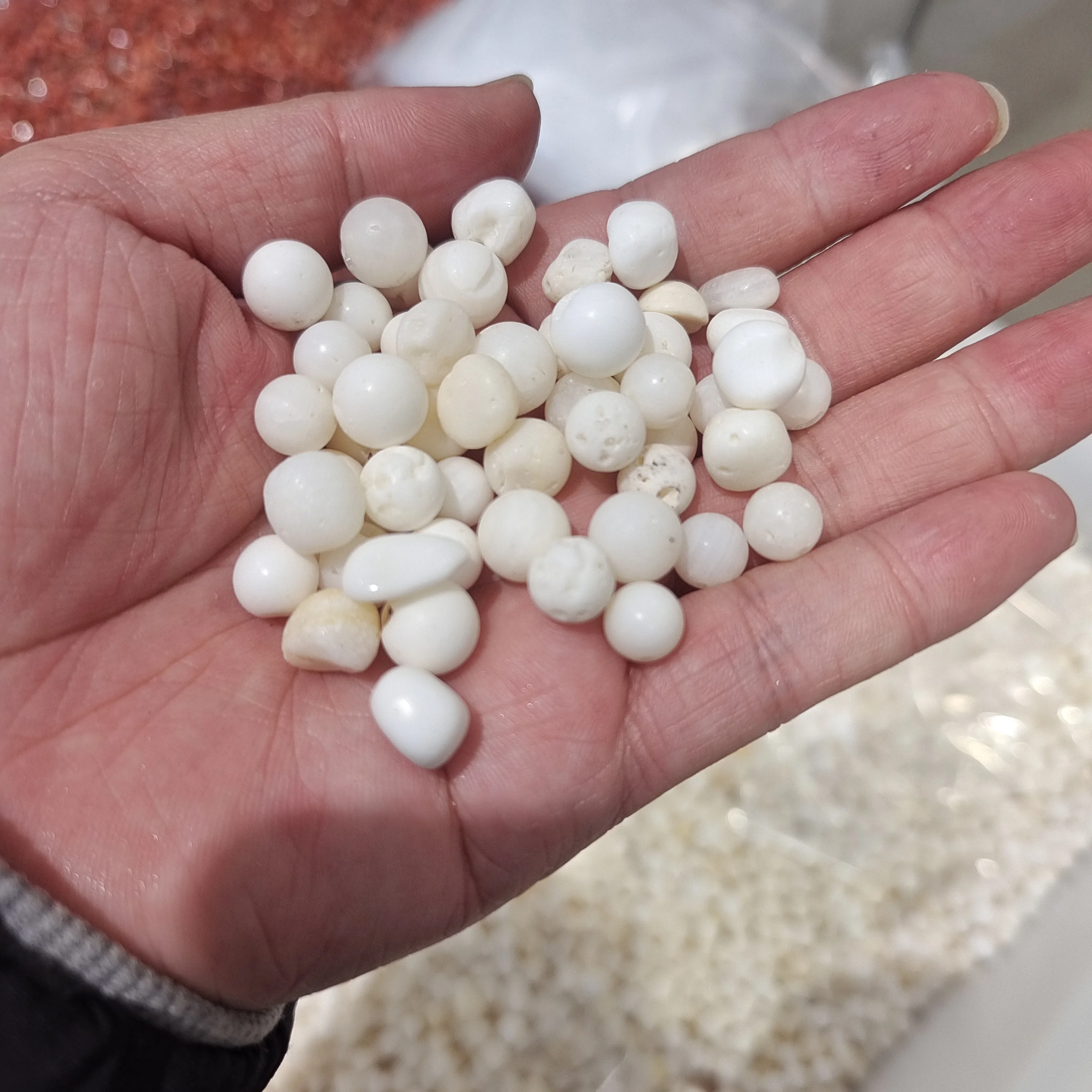 

1000 г натуральные белые бриллианты россыпью бусины Naga ракушка драгоценный камень полированный аквариум