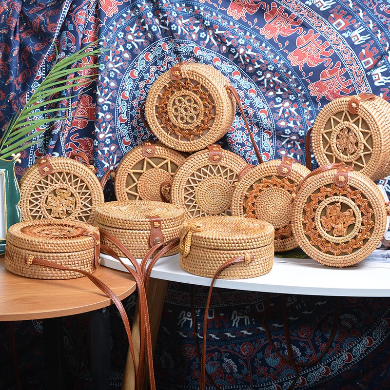 

Rattan Ins Handmade Rattan PU Leather Buckle Bag Literary National Style Straw Weaving Round Lap Outing Women's Crossbody Bag