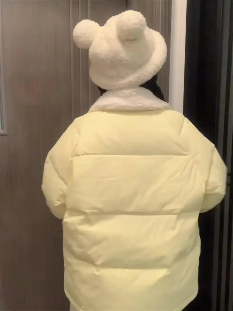 Молочно-желтое милое женское пальто на хлопковой подкладке с роговой пряжкой