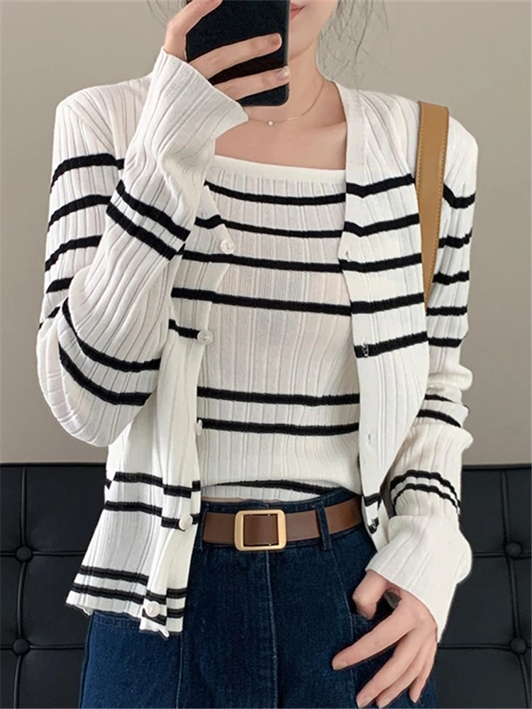 

Spring Fashion Sweet Striped V-neck Single-breasted Long Sleeve Knitted Cardigan for Women Girl Chic Twin Sets Knitwear & Camis