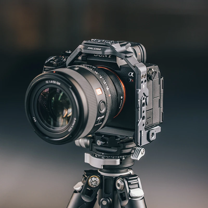 Быстросъемная клетка для камеры SONY A7R5 A7M4 C00B3605