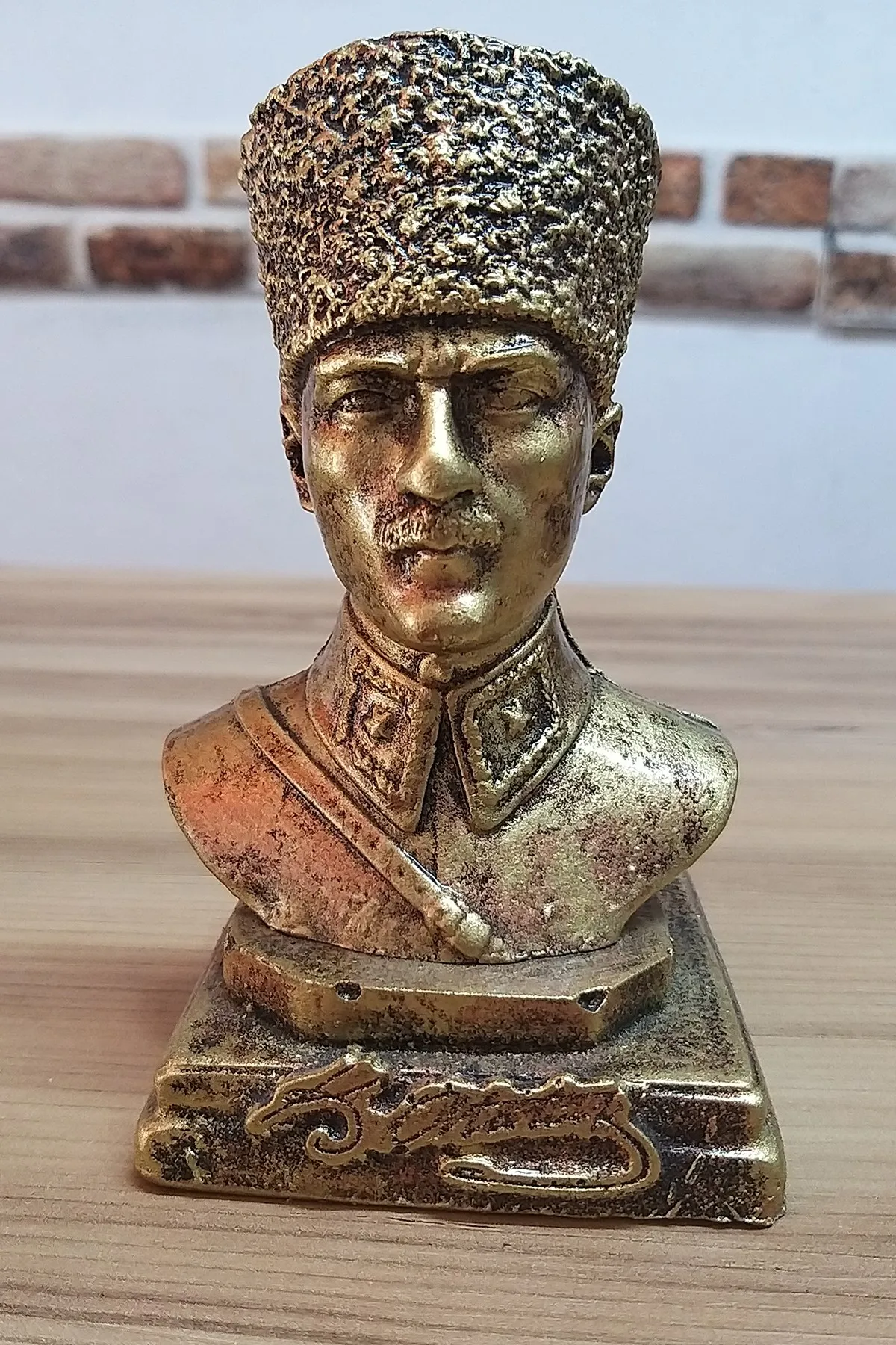 

Обхват груди Mustafa Kemal Ataturk, 15 см
