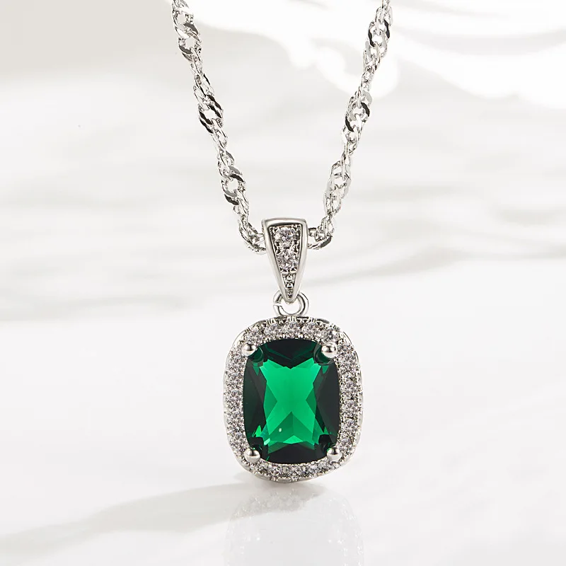 

Elegant Delicate Shiny Cubic Zirconia Pendant Women Necklace Luxurious Temperament Ladies Dress Accessories Valentine's Day Gift
