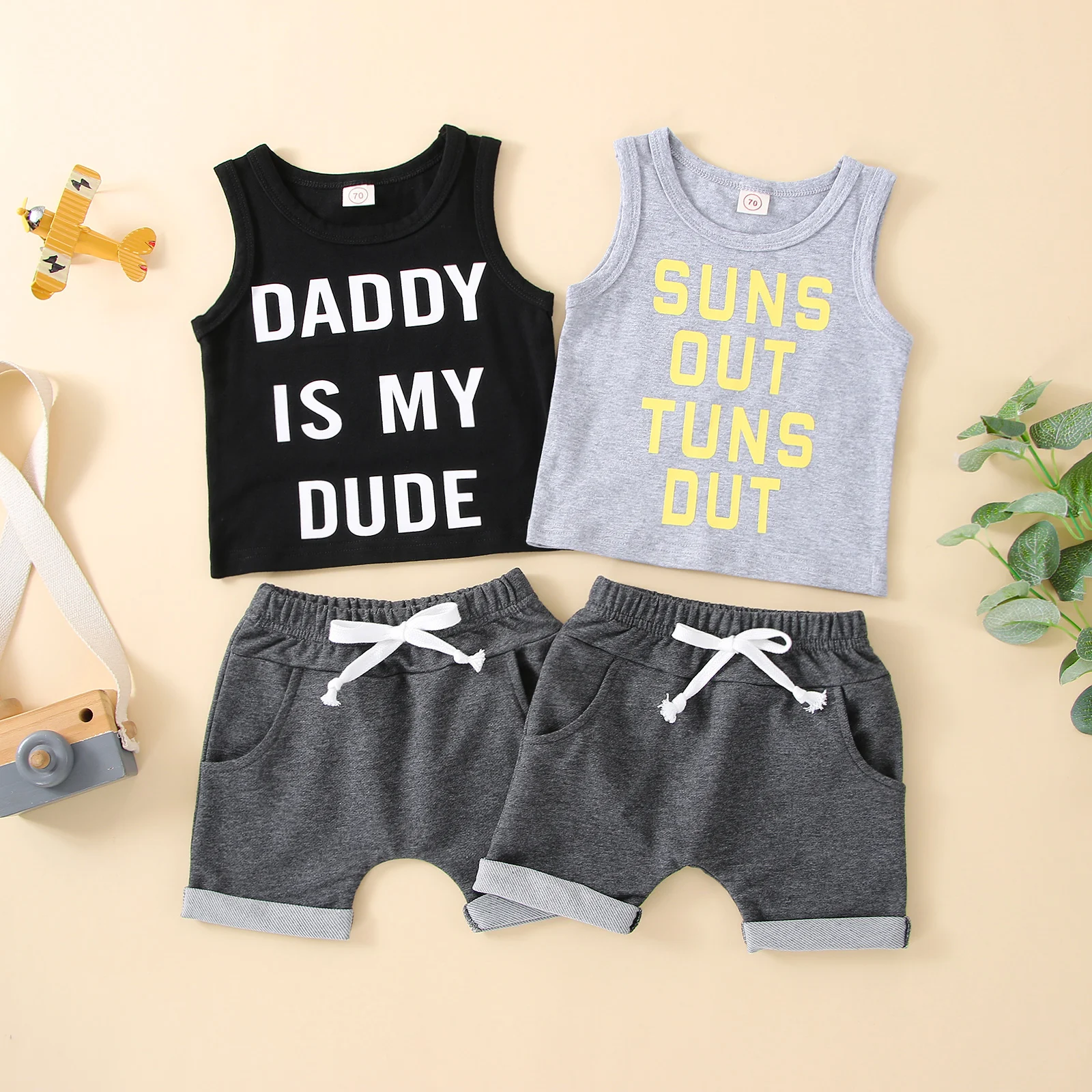 

Милая детская майка без рукавов с круглым вырезом и надписью, эластичные шорты с высокой талией, комплект из двух предметов