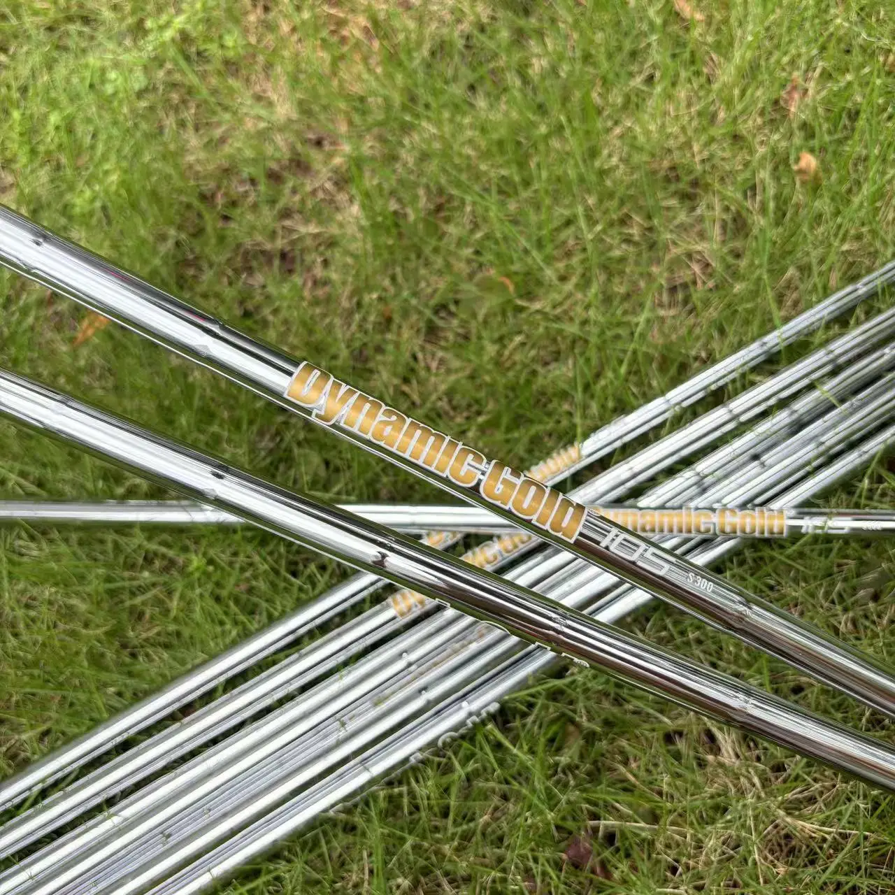 105 динамические золотые клюшки для гольфа 300 S/R утюги валы серебряный стальной