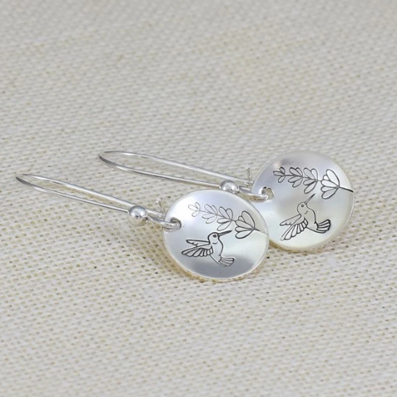 

Vintage Silver Color Carved Hummingbird Pendant Earring Fashion Simple Popular Earrings for Women Earring Daily Accessories