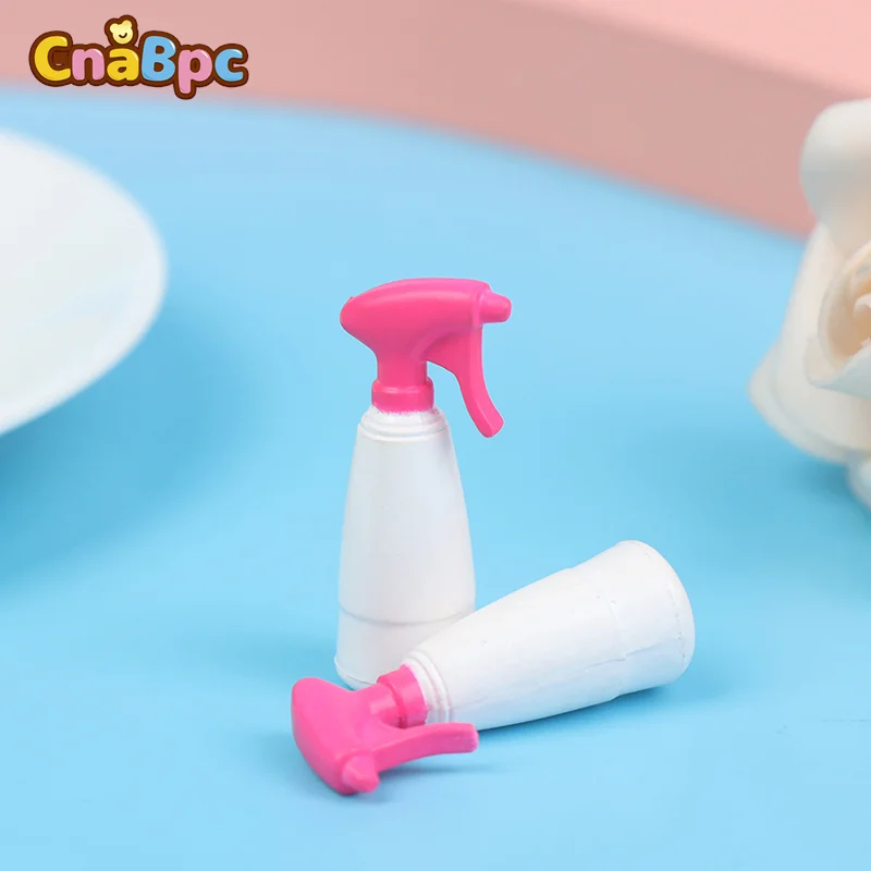 

2pcs 1/12 Doll House Simulation Watering Flowers Bottle Water Spray Bottle Dollhouse Miniature Home Gardening Accessories