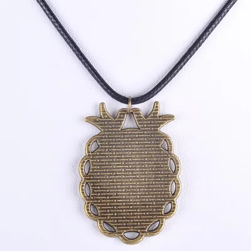 Подставка под старинную бронзу для ожерелья Размером 25*18 мм