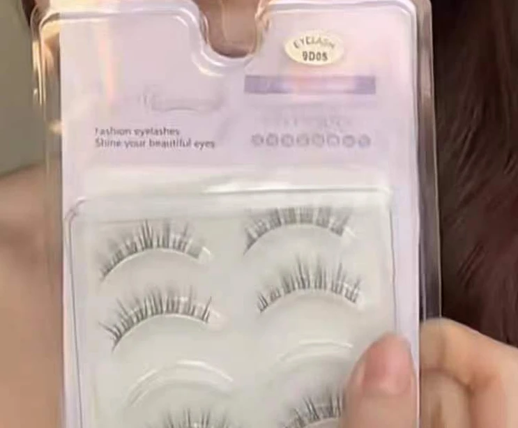 

Five pairs of whole sharpened False eyelashes Korean natural simulation transparent stem