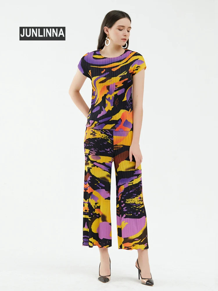 

Женский комплект из двух предметов JUNLINNA, летний повседневный костюм из футболки и брюк с широкими штанинами и принтом