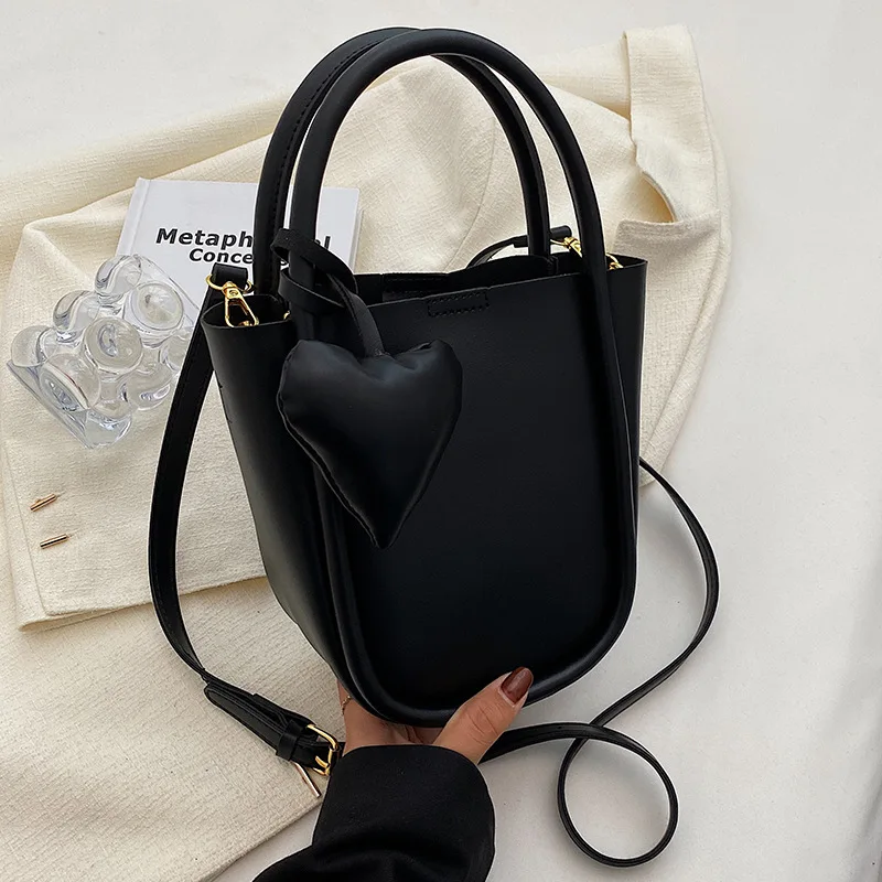 

Summer 2022 New High Quality Leather Versatile Bucket Bag Texture Fashion Ladies Messenger Bag Popular Handbag Bag Women