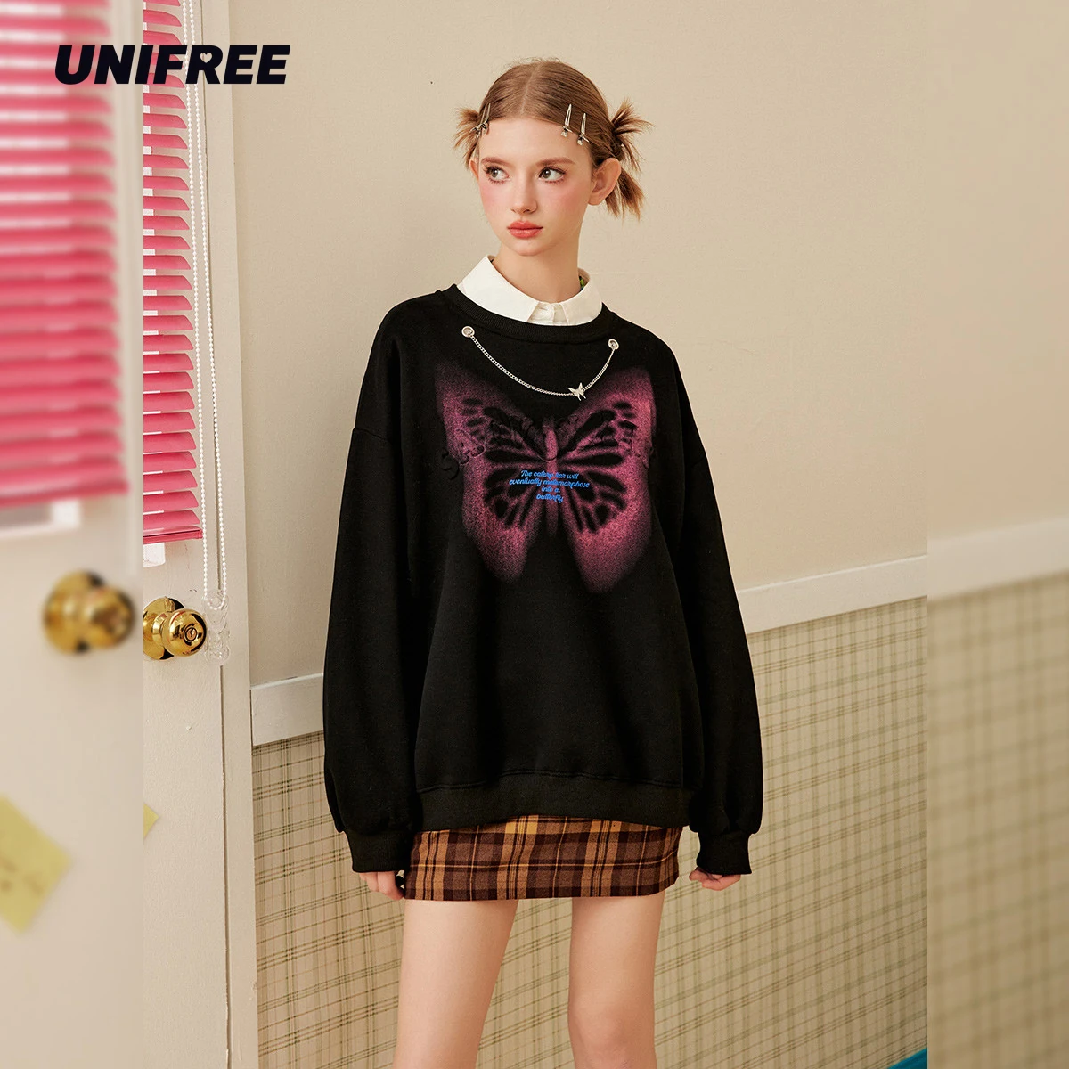 

UNIFREE Butterfly Print Black Sweatshirts Women Streetwear Retro Hip Hop Loose Pullovers Fashion Gothic Long Sleeves Women Tops