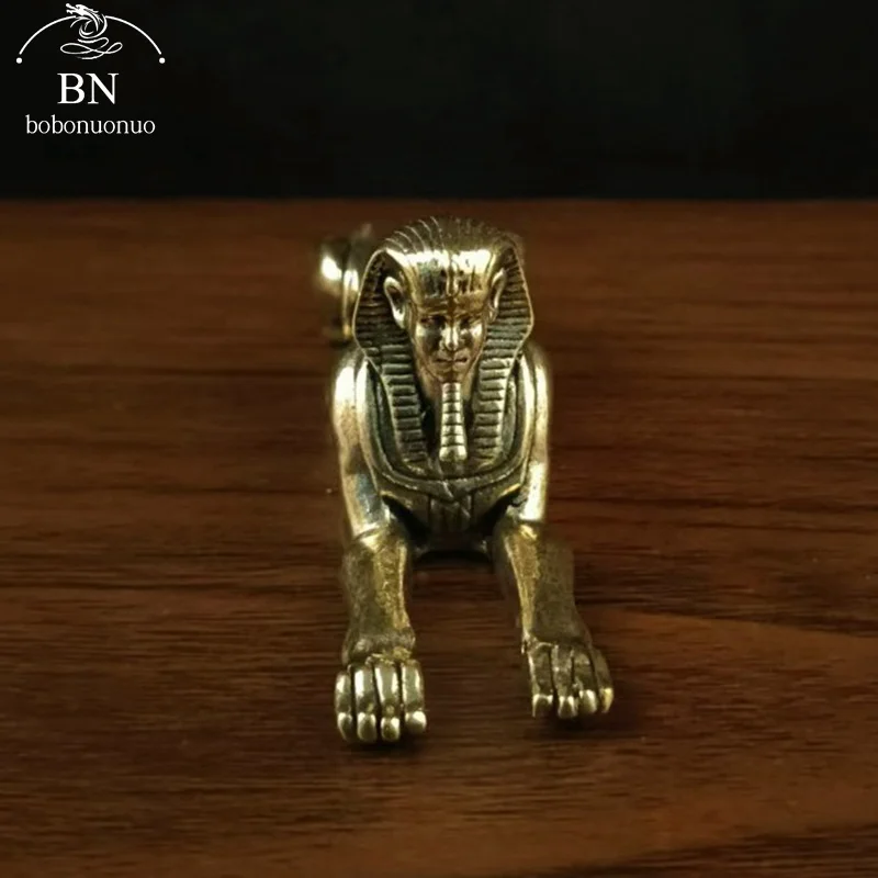 

Медная статуя египетского сфинкса