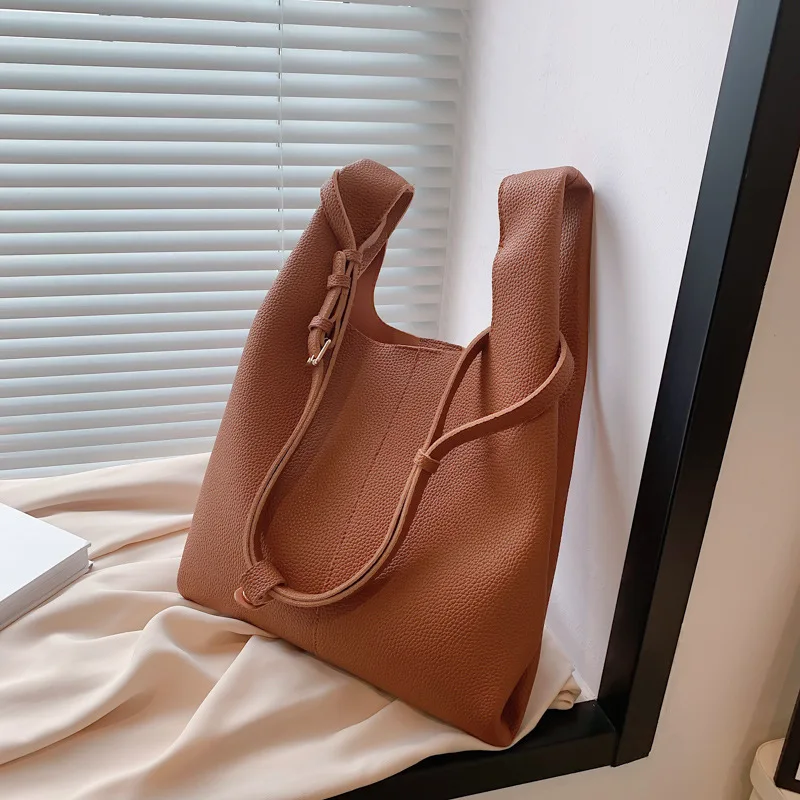 

Однотонная маленькая сумка-мешок, сумка-тоут из искусственной кожи для женщин, новинка 2022, модные сумки, трендовая Праздничная женская сумк...