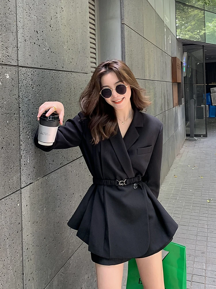 

2022Long-sleeved women's spring and autumn sports and leisure spring hooded loose and thin all-match zipper jacket button top