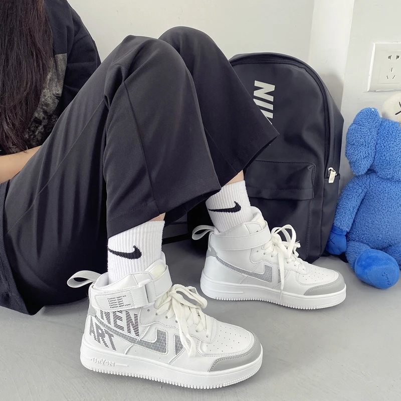

Men Sneakers Comfortable Running Shoes Spring Women Shoes Fashion Platform Casual Shoes Laser Reflection Color Vulcanize Shoes
