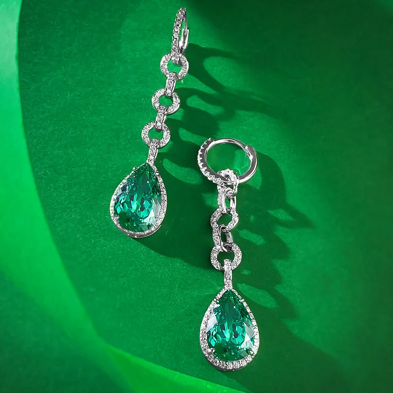 

2023 New S925 Silver 8 * 12 Pear shaped Morgan Powder Diamond Earrings Earrings, Simple and Magnificent Live Broadcast