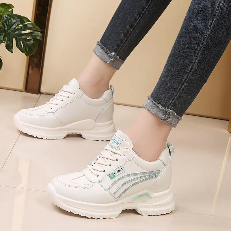 

Кроссовки женские на толстой подошве, Повседневная дышащая обувь на танкетке, в Корейском стиле, осень