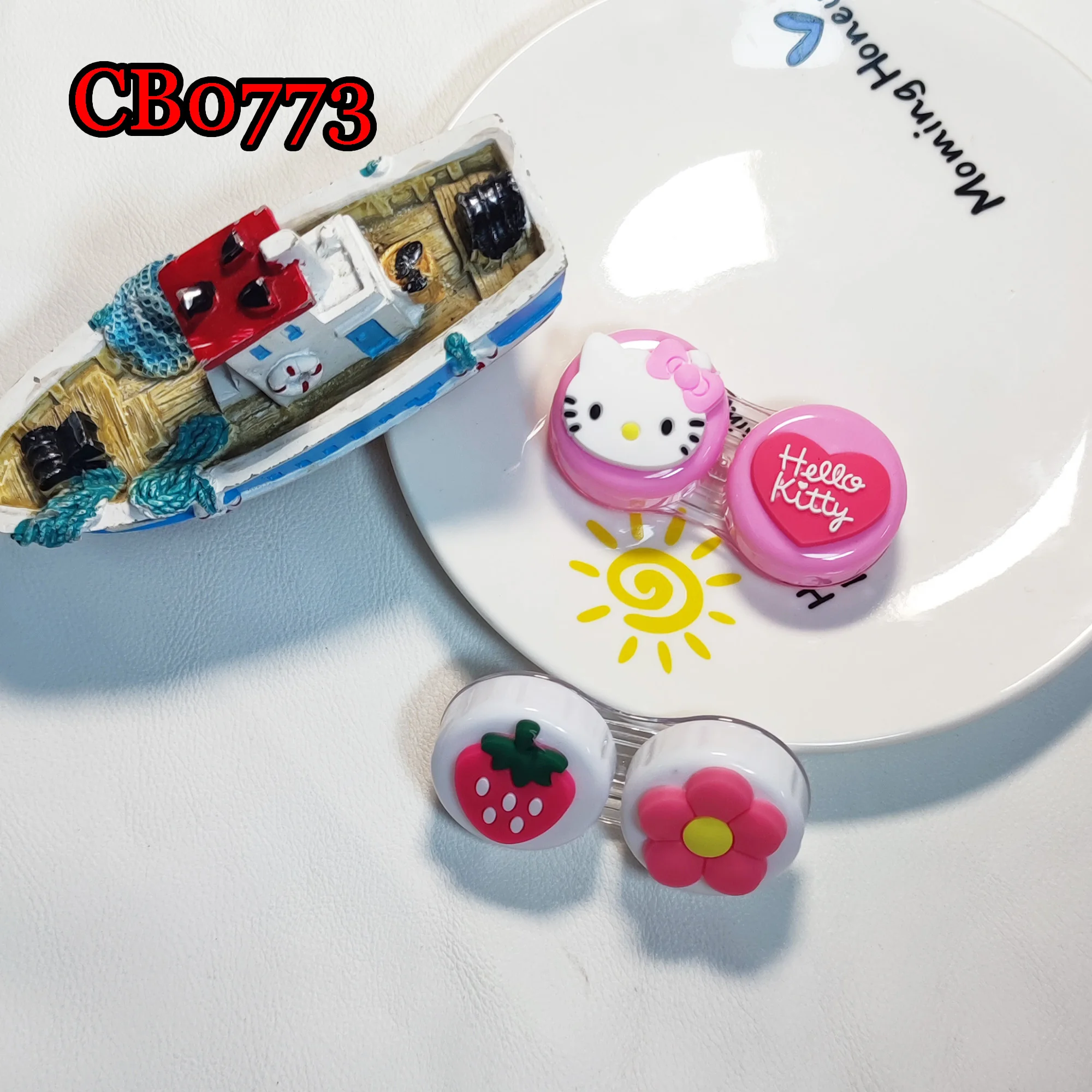 

Color Pink Kitty Contact Lenses Case Lens Travel Case HK Travel Kit Eyewear Cases CB0773