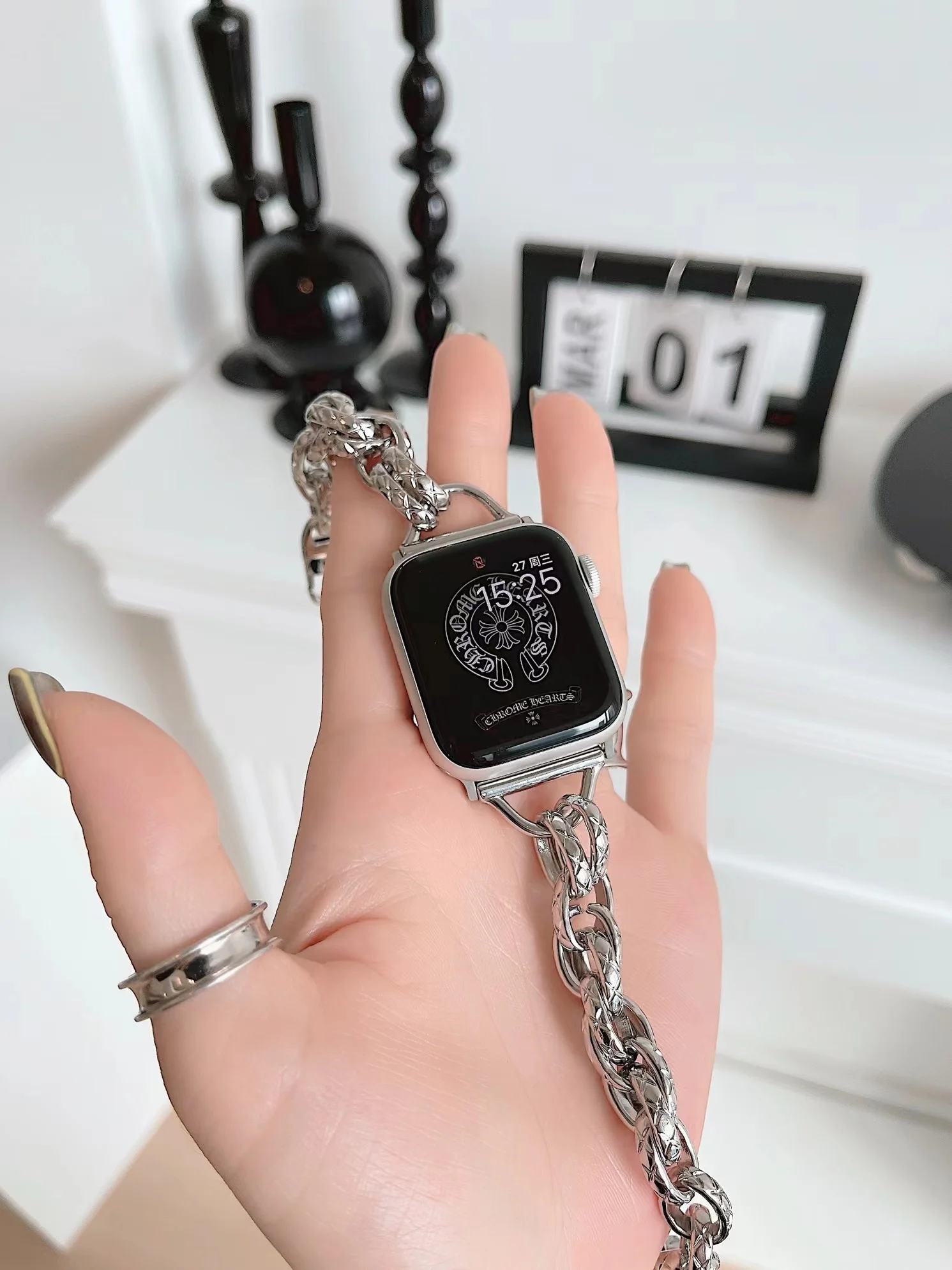 Women's gold bracelet Apple strap 76se41mm 45mm 38 / 42mm women's luxury women's ring buckle design Bracelet iwatch7 strap